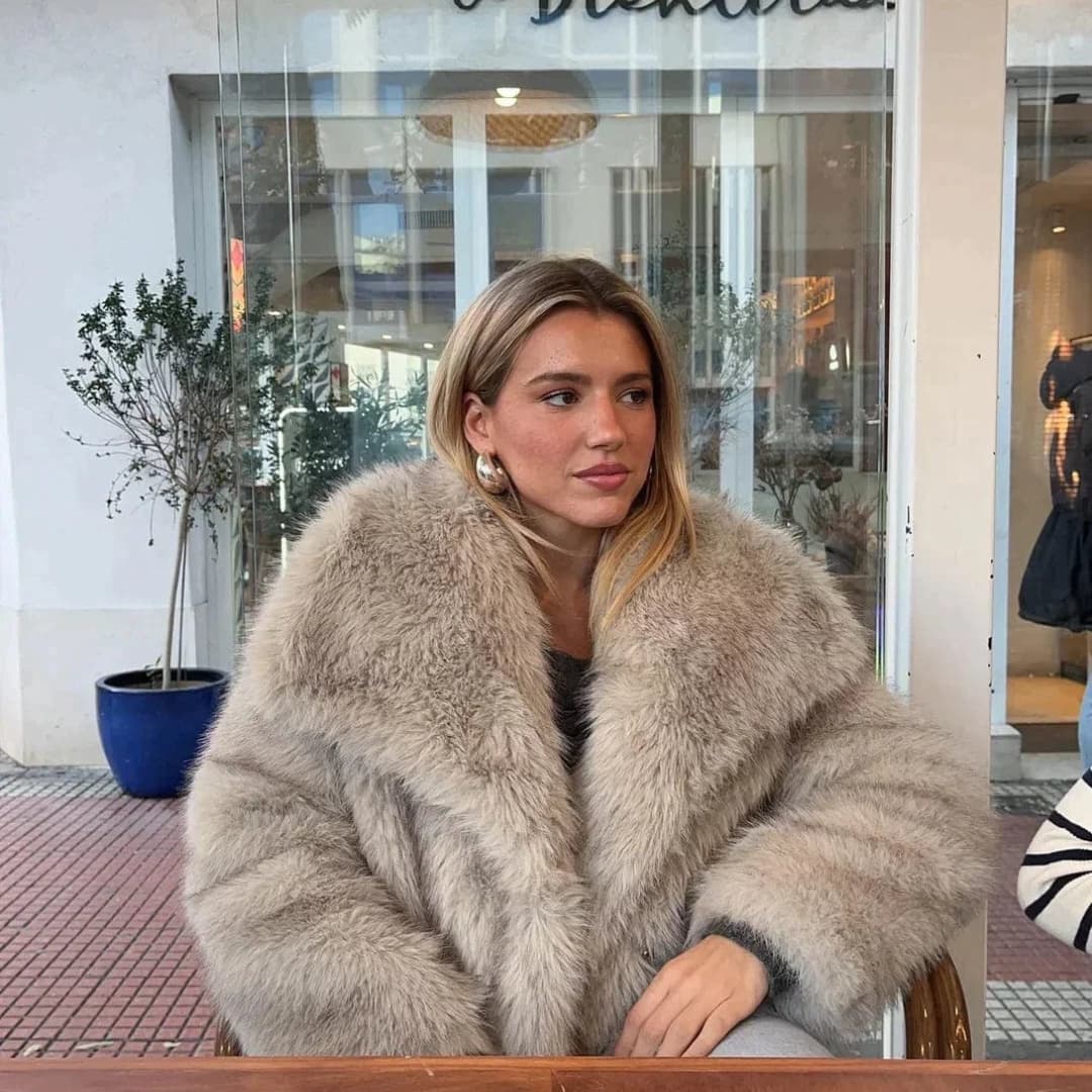 Flauschiger Mantel für Damen