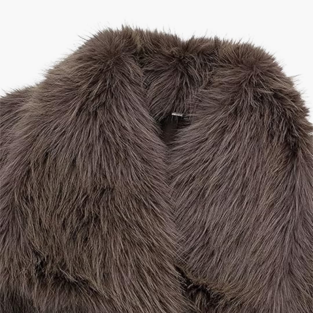 Flauschiger Mantel für Damen