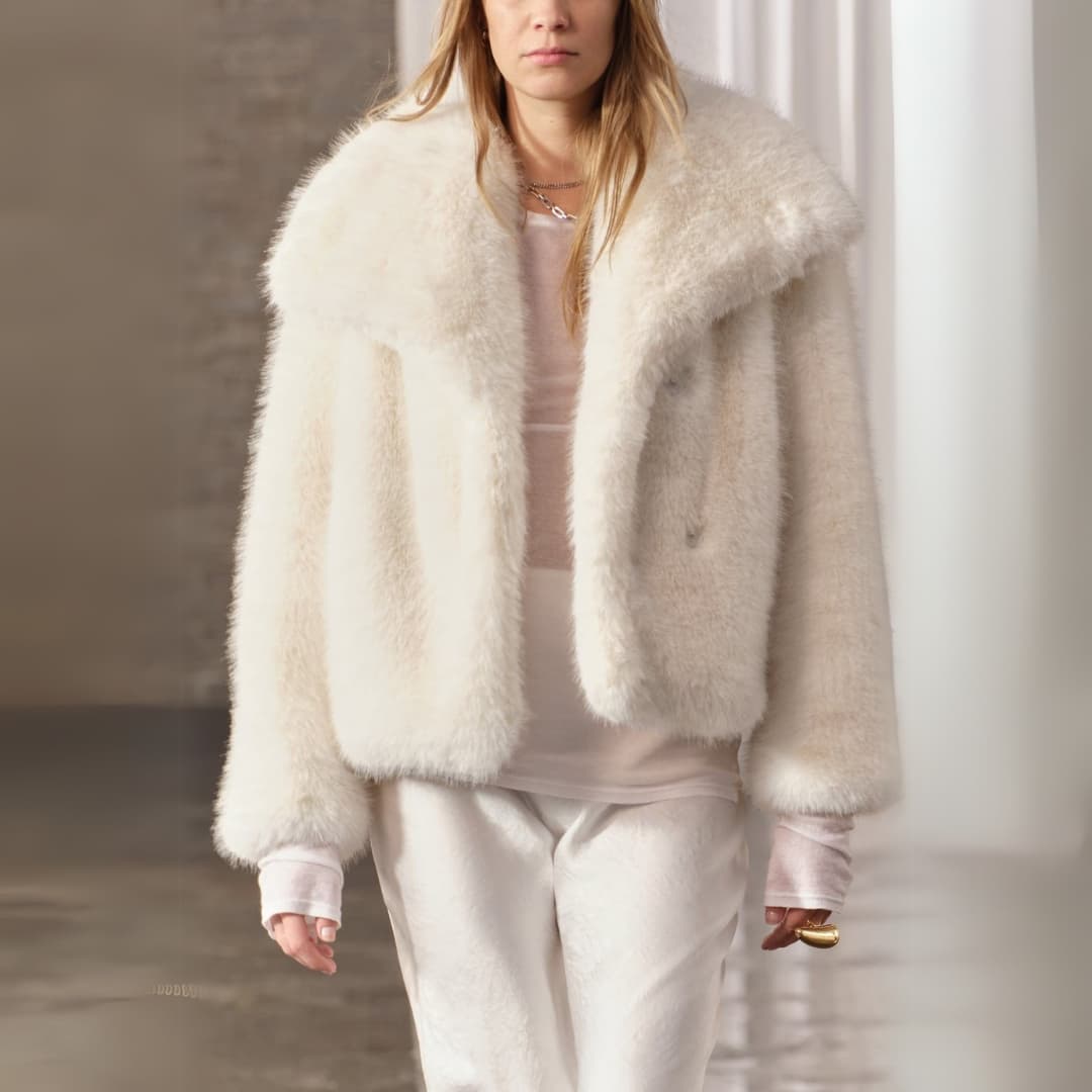 Flauschiger Mantel für Damen