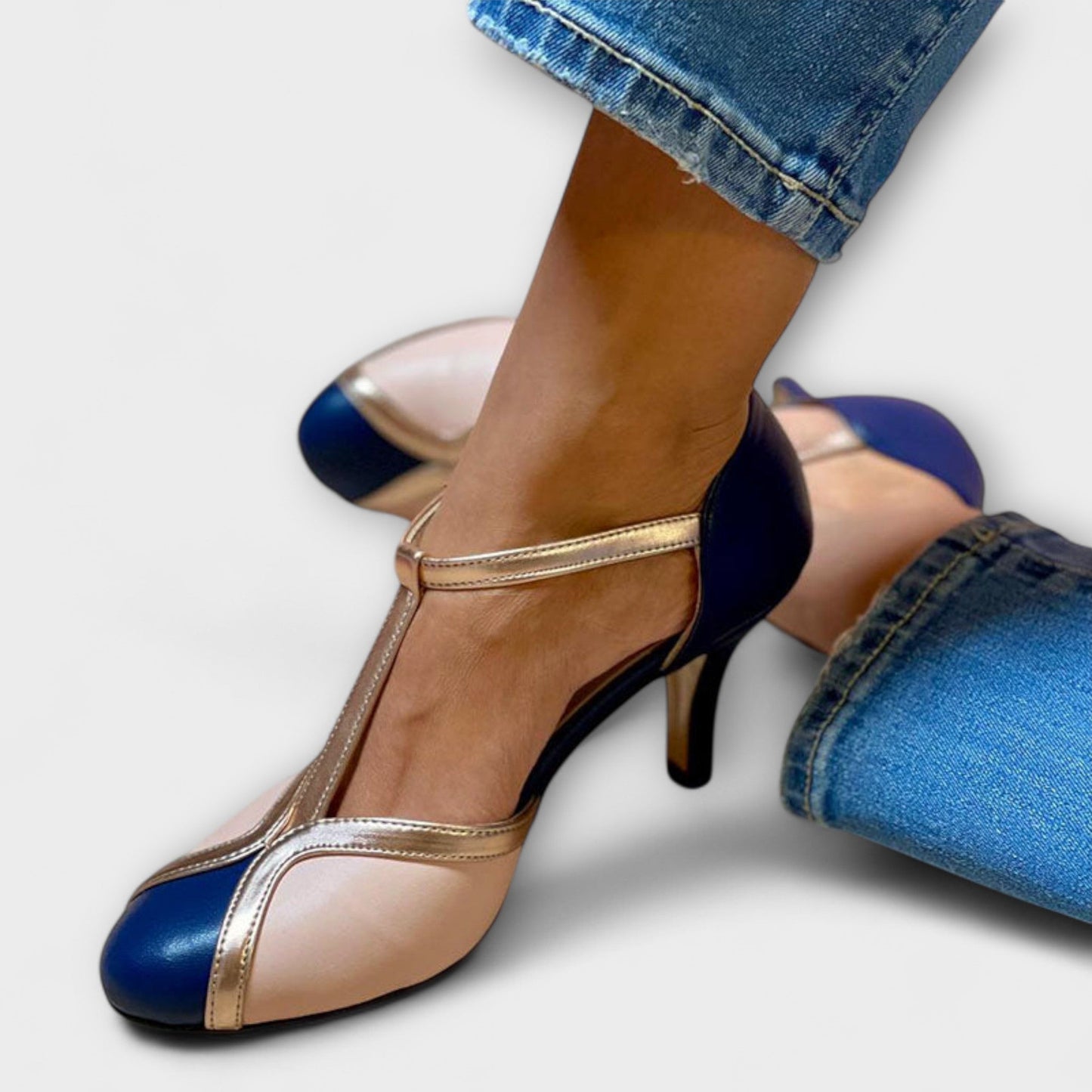 Luna – Stiletto-Absatzschuhe mit T-Riemchen