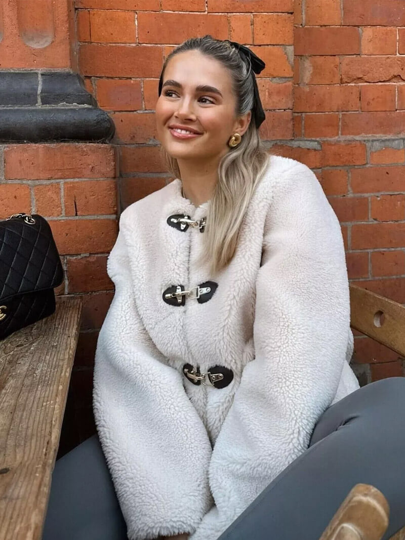 Kunstpelz-Teddyjacke mit Knebelverschluss für Damen