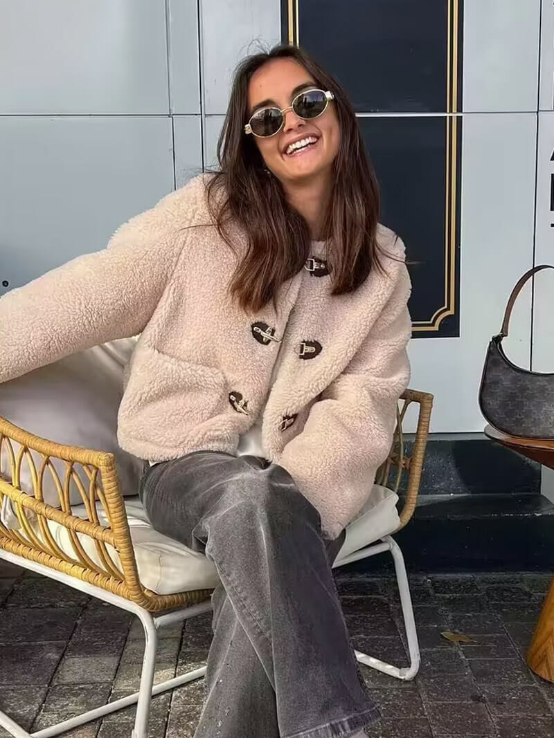Kunstpelz-Teddyjacke mit Knebelverschluss für Damen