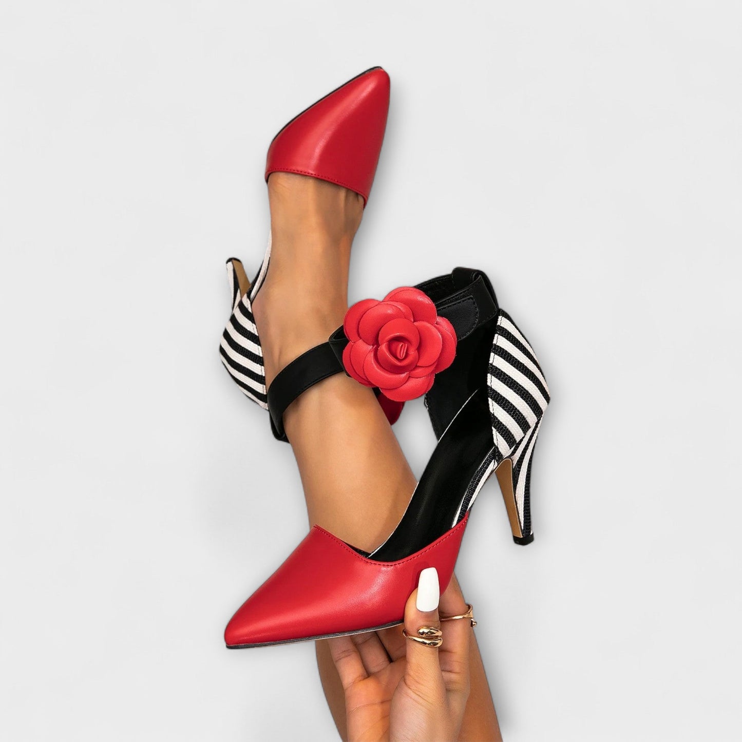 Lydia - Farblich abgesetzte Stiletto-Heels mit spitzer Zehenpartie