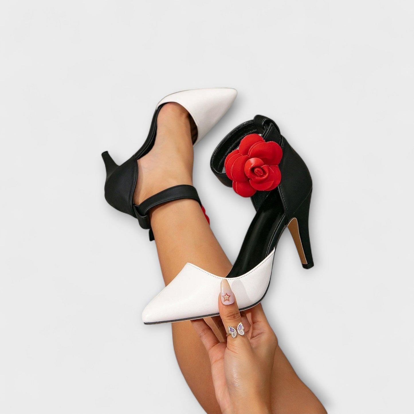 Lydia - Farblich abgesetzte Stiletto-Heels mit spitzer Zehenpartie