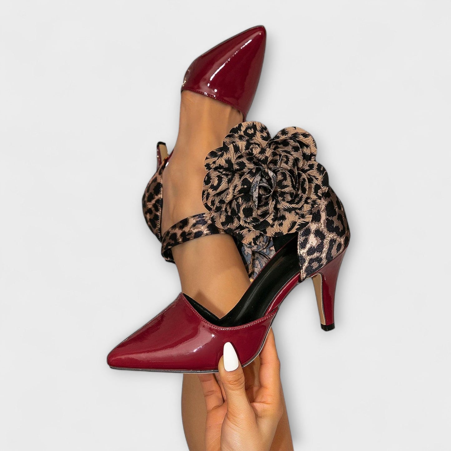 Lydia - Farblich abgesetzte Stiletto-Heels mit spitzer Zehenpartie