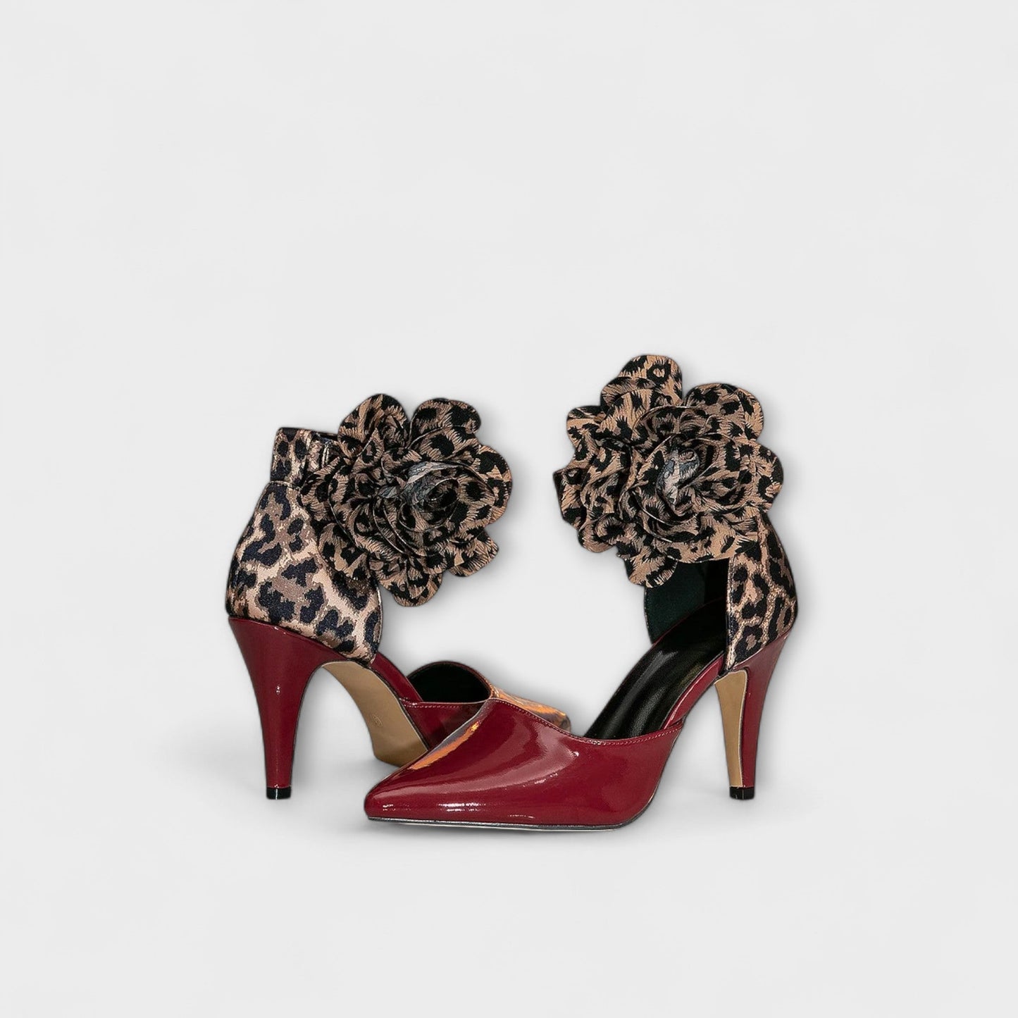 Lydia - Farblich abgesetzte Stiletto-Heels mit spitzer Zehenpartie
