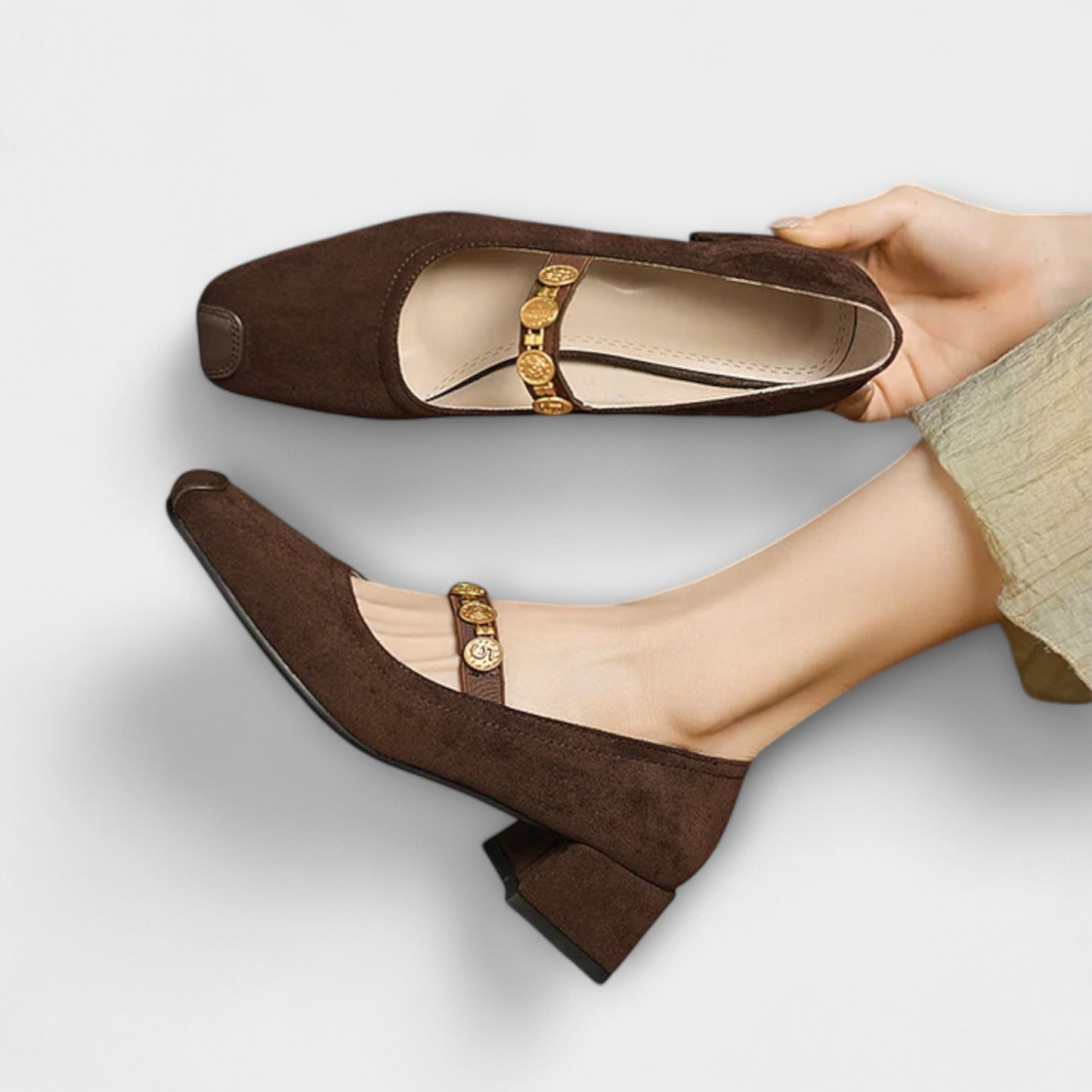 Eleanor - Klobige Absätze mit Metallmünze