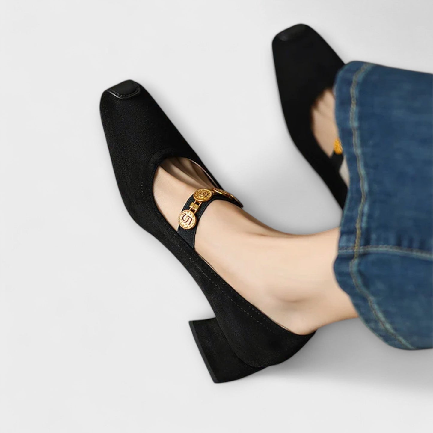 Eleanor - Klobige Absätze mit Metallmünze
