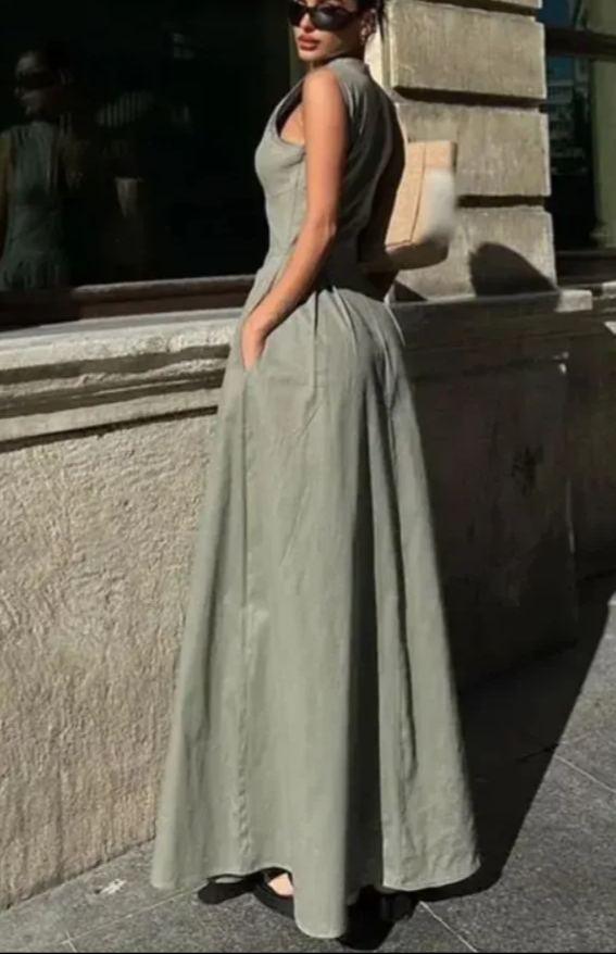 Ärmelloses Kleid mit hoher Taille
