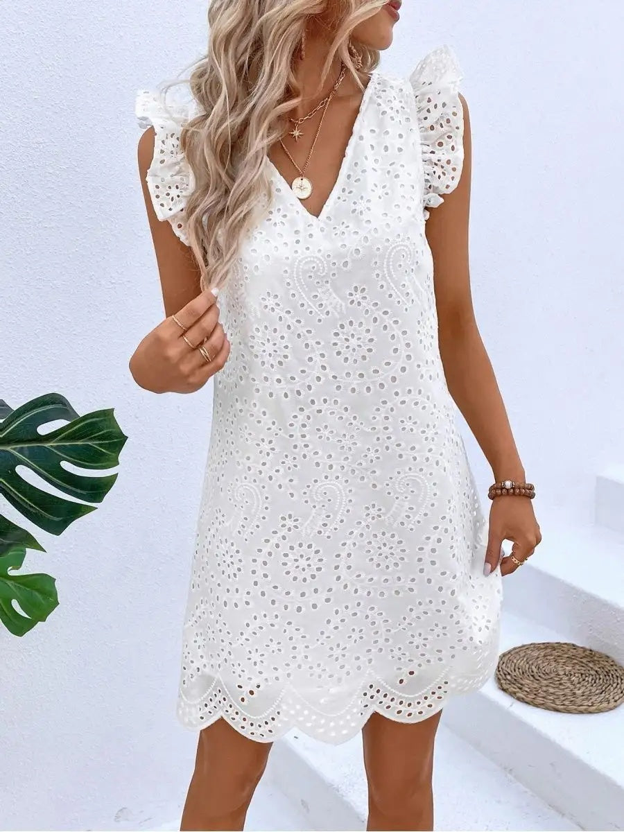 Weißes Sommerkleid aus Baumwolle mit Stickerei