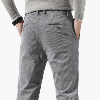 Schmale Cordhose für Herren