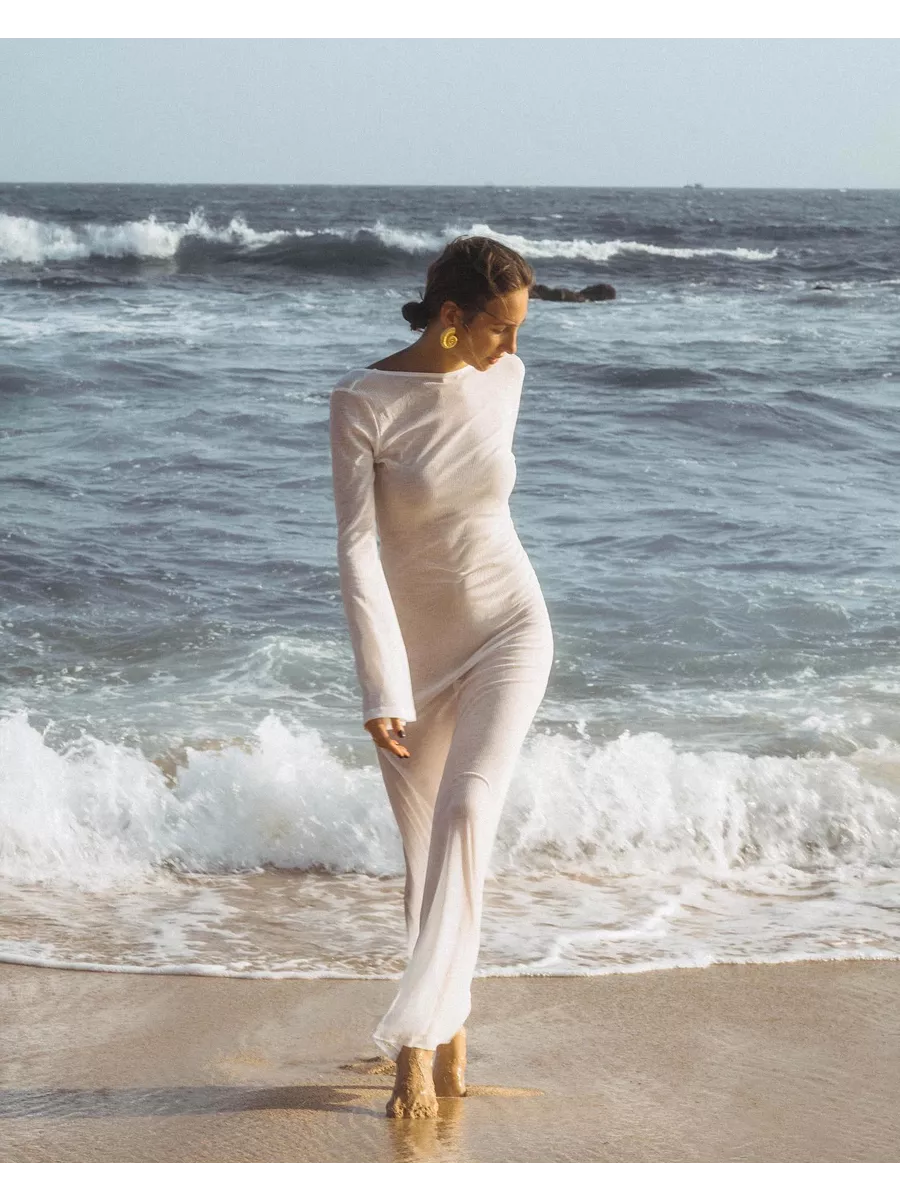 Strandkleid mit offenem Rücken