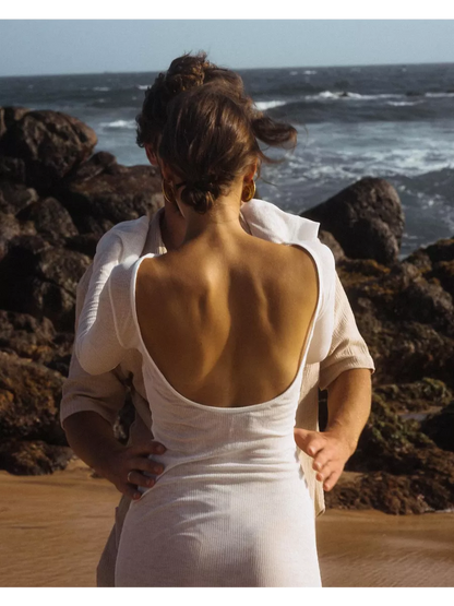 Strandkleid mit offenem Rücken
