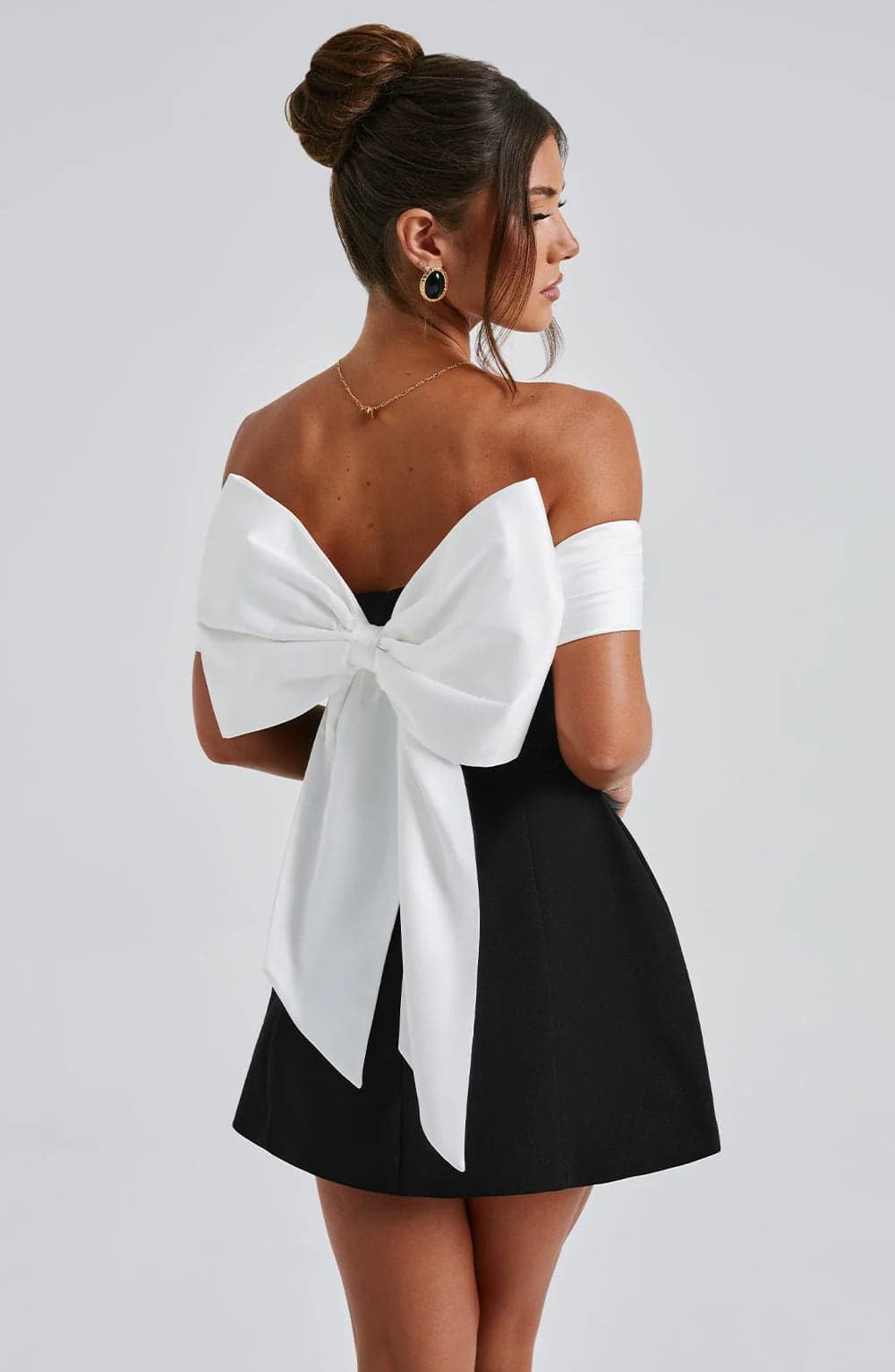 Zweifarbiges Bardot-Minikleid für Damen