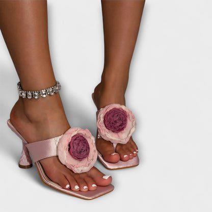 Rebecca - Farbblock-Sandalen mit 3D-Blumendesign