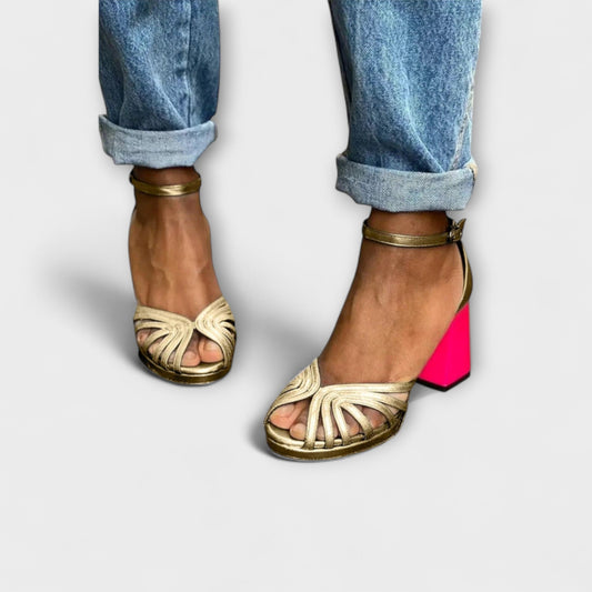 Chloe - Sandalen mit Fesselriemen