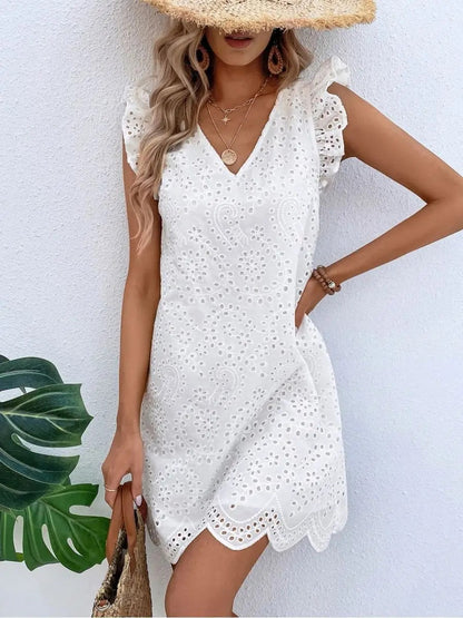 Weißes Sommerkleid aus Baumwolle mit Stickerei