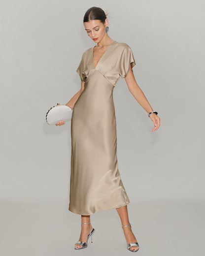 Apricotfarbenes Satiniertes Midikleid in A-Linie mit V-Ausschnitt